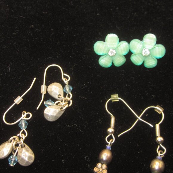 Bundle of Earrings 4 pair - Picture 2 of 3